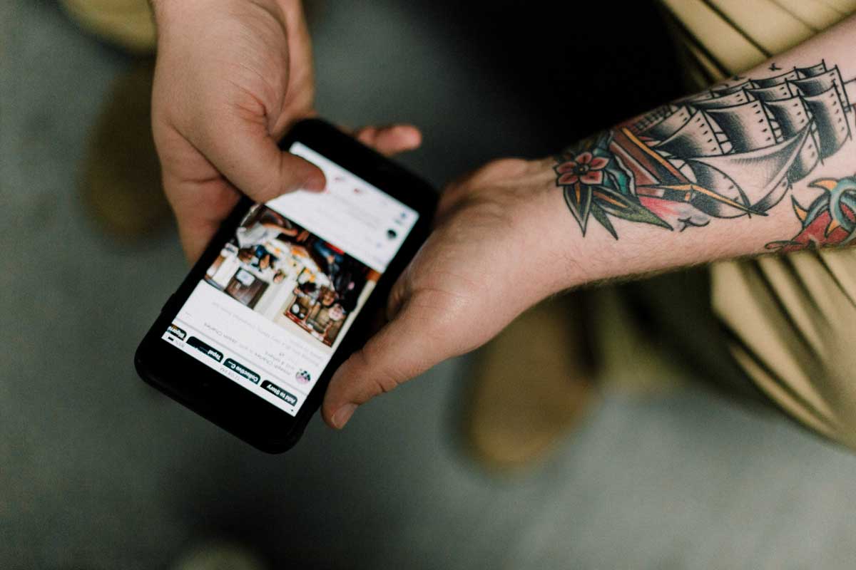 finding friends on social media 1 1