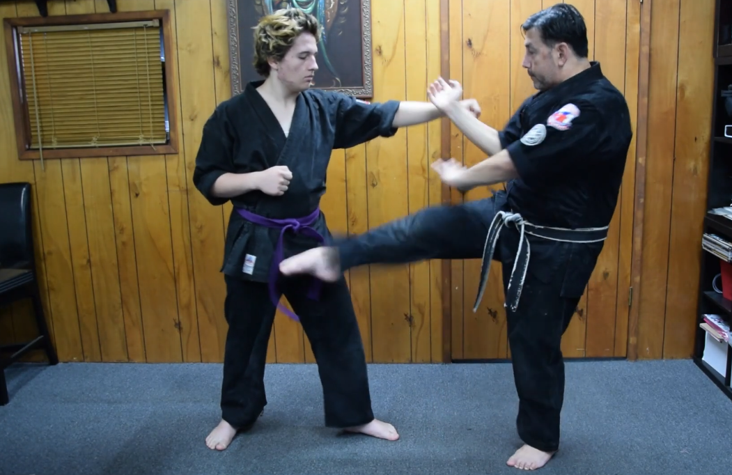 Sword of Destruction Self Defense Technique 5 Sword of Destruction Self Defense Technique Step 2
